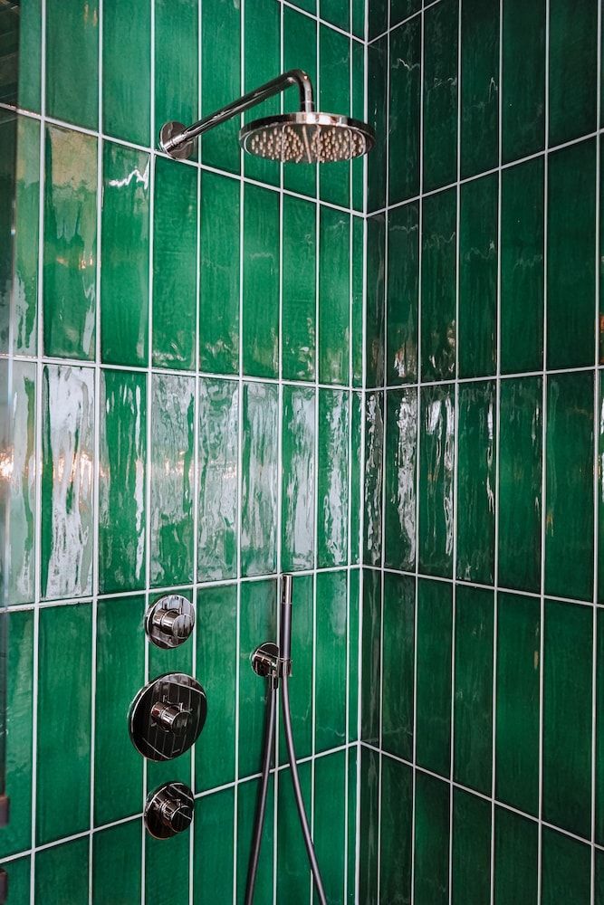 The Highlander Deluxe Double Room, 1 King Bed 7