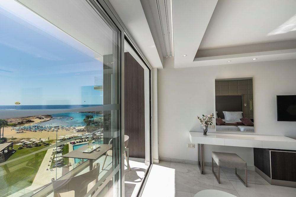 Chrysomare Beach Hotel and Resort Superior Room SV: Two connecting rooms 3