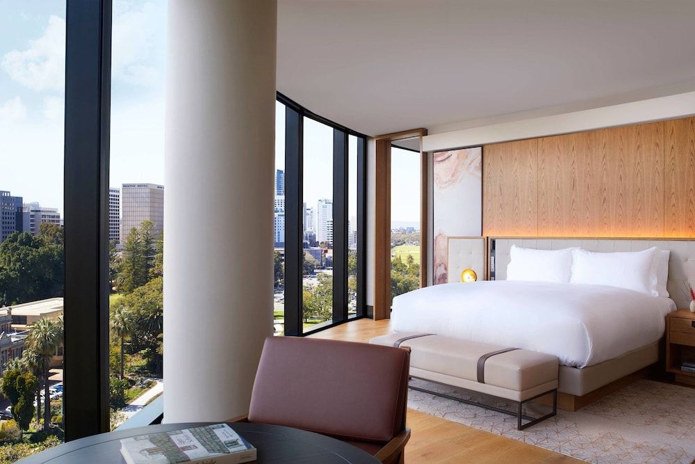 Studio, 1 King Bed, Park View