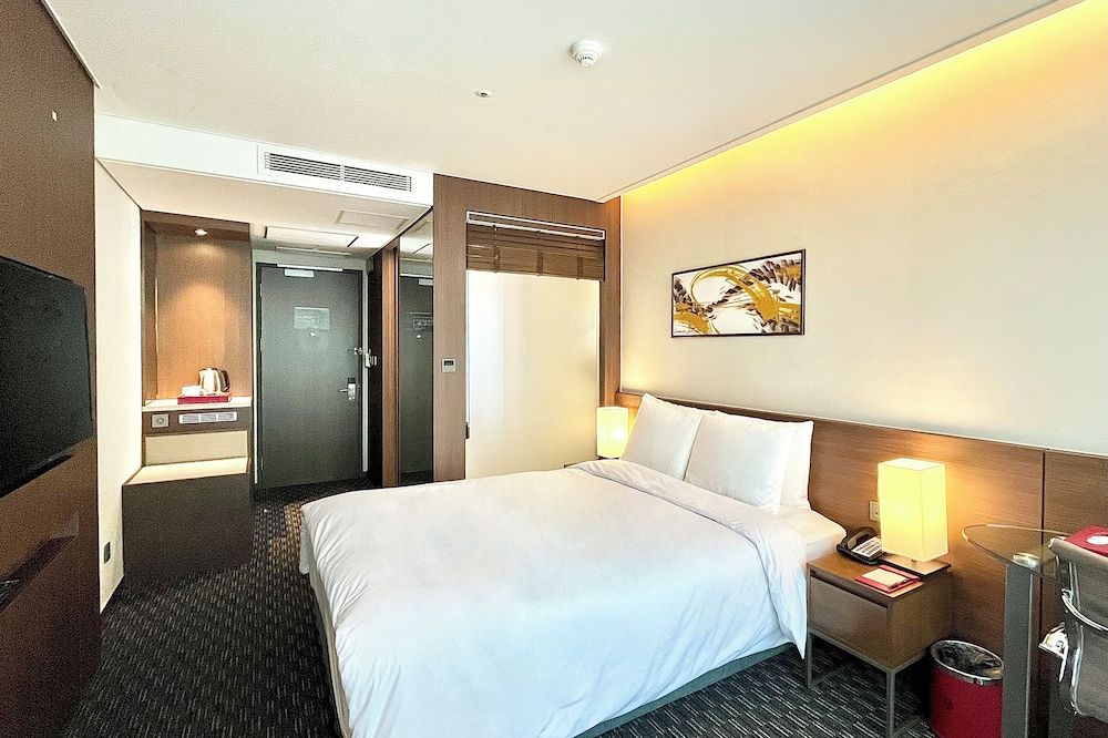 undefined Ramada Encore by Wyndham Busan Station 3