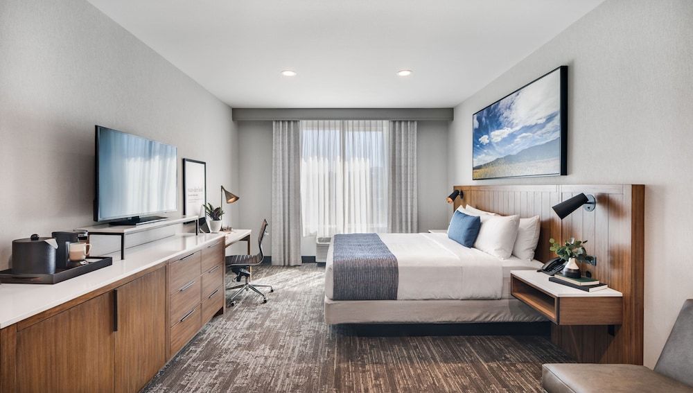 Deluxe Room, 1 King Bed with Sofa bed, Accessible