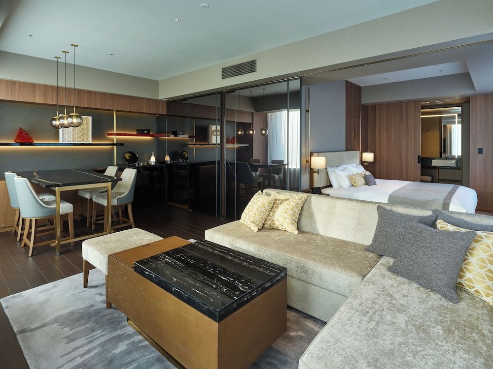 Junior Suite , 1 bed King , Non Smoking