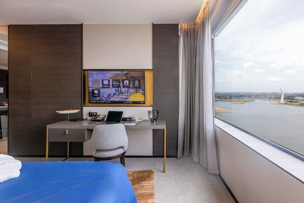 Noom hotel Abidjan Plateau Executive Apartment, Lagoon View 4