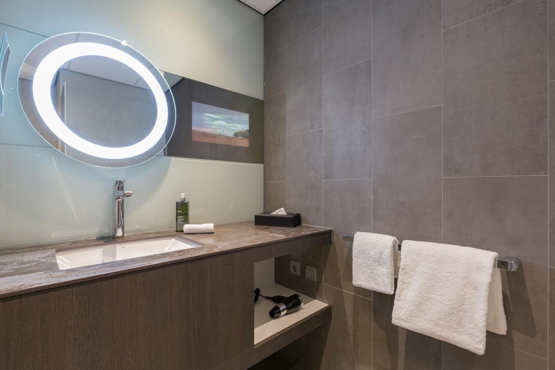 Postillion Hotel Amsterdam Standard Twin Room 7