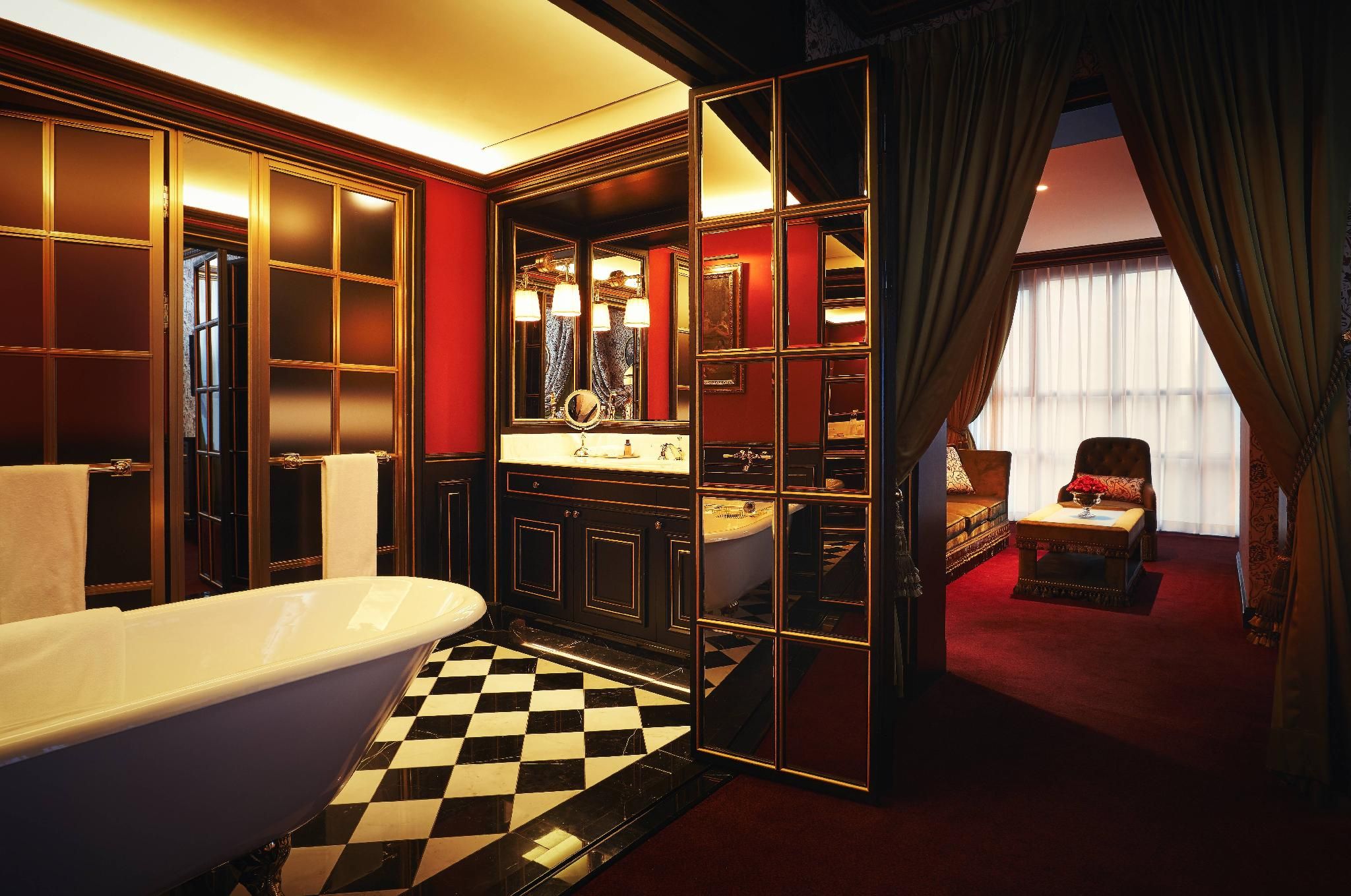 Corner Suite King - Club Lounge Access Included