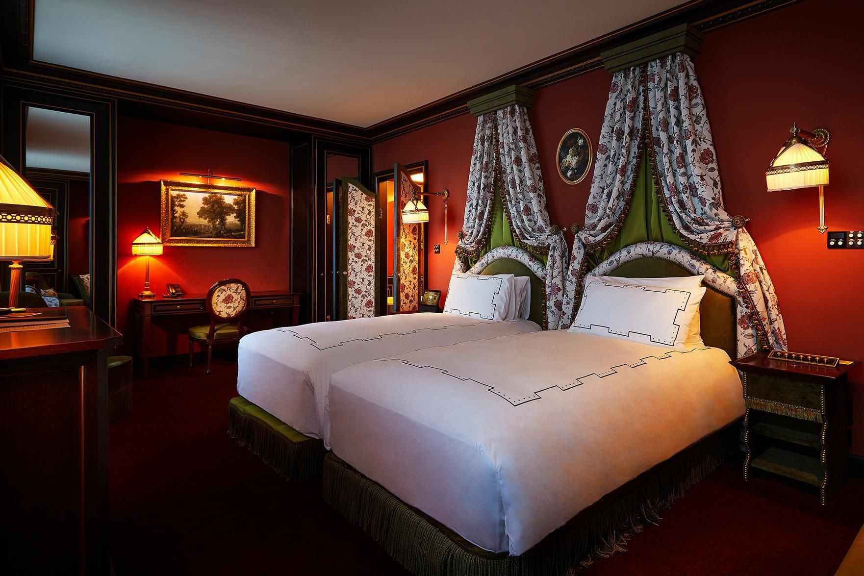 Secret Grand Deluxe Twin