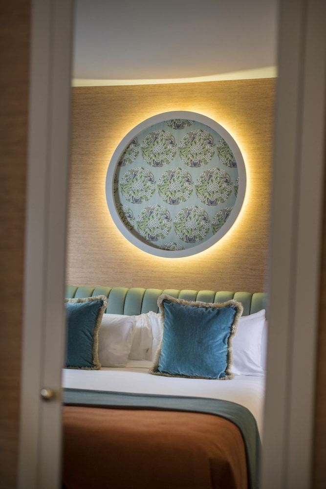 The First One Madrid Preciados Deluxe Double Room 3