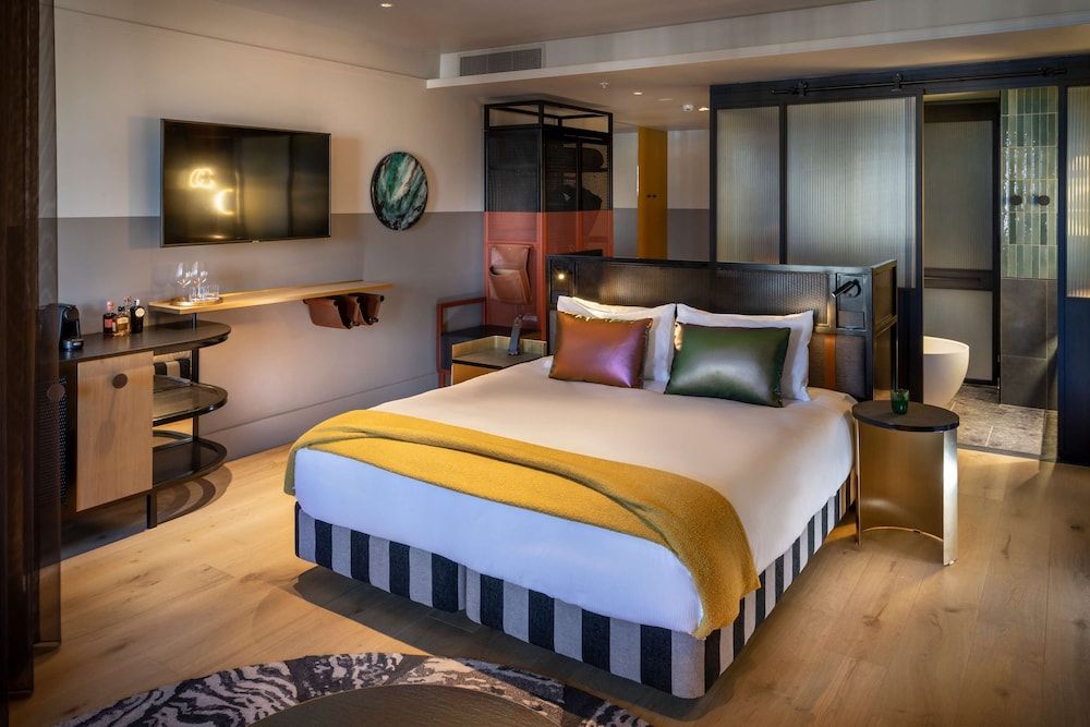 undefined QT Auckland 9