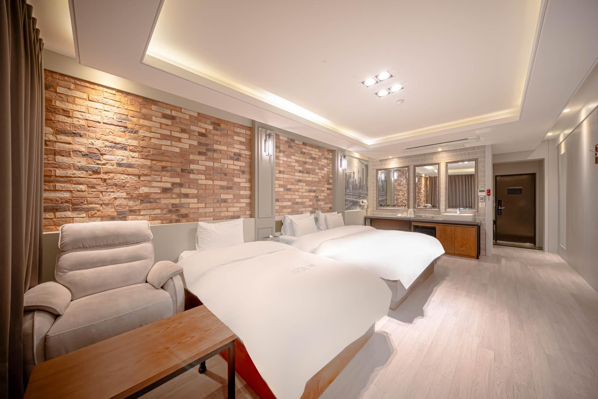 Deluxe Twin Room with Sea View