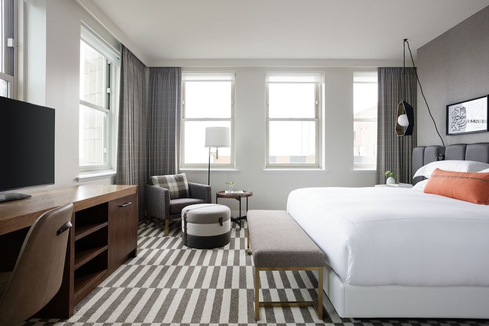 Premium Room, 1 King Bed, City View