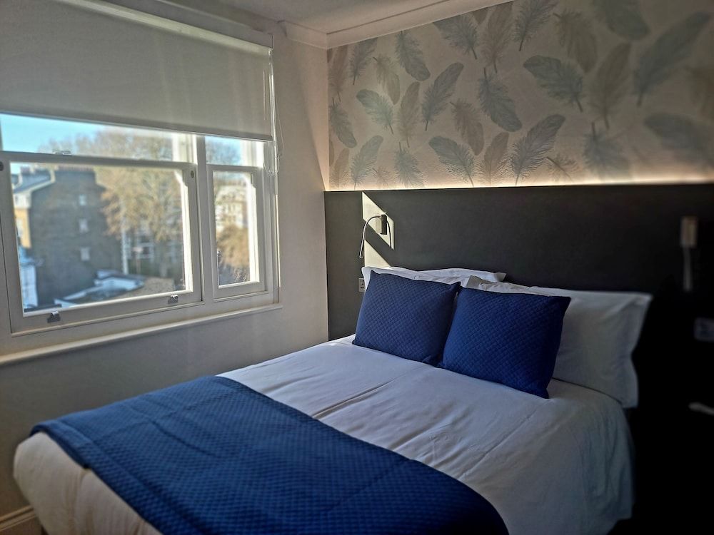 Commodore Hotel Executive Double Room 10