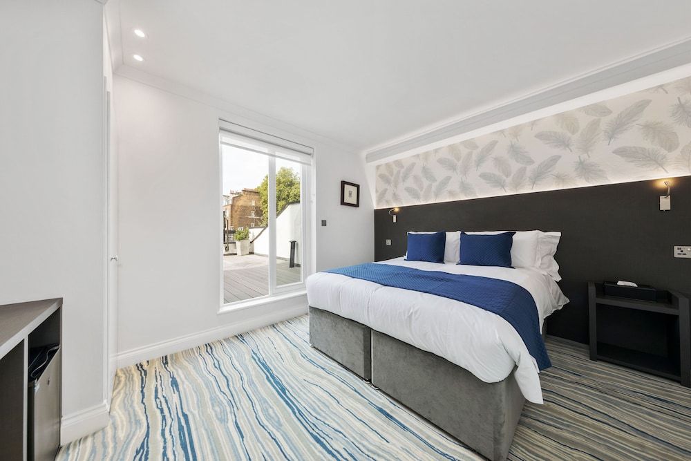 Commodore Hotel Executive Double Room 5