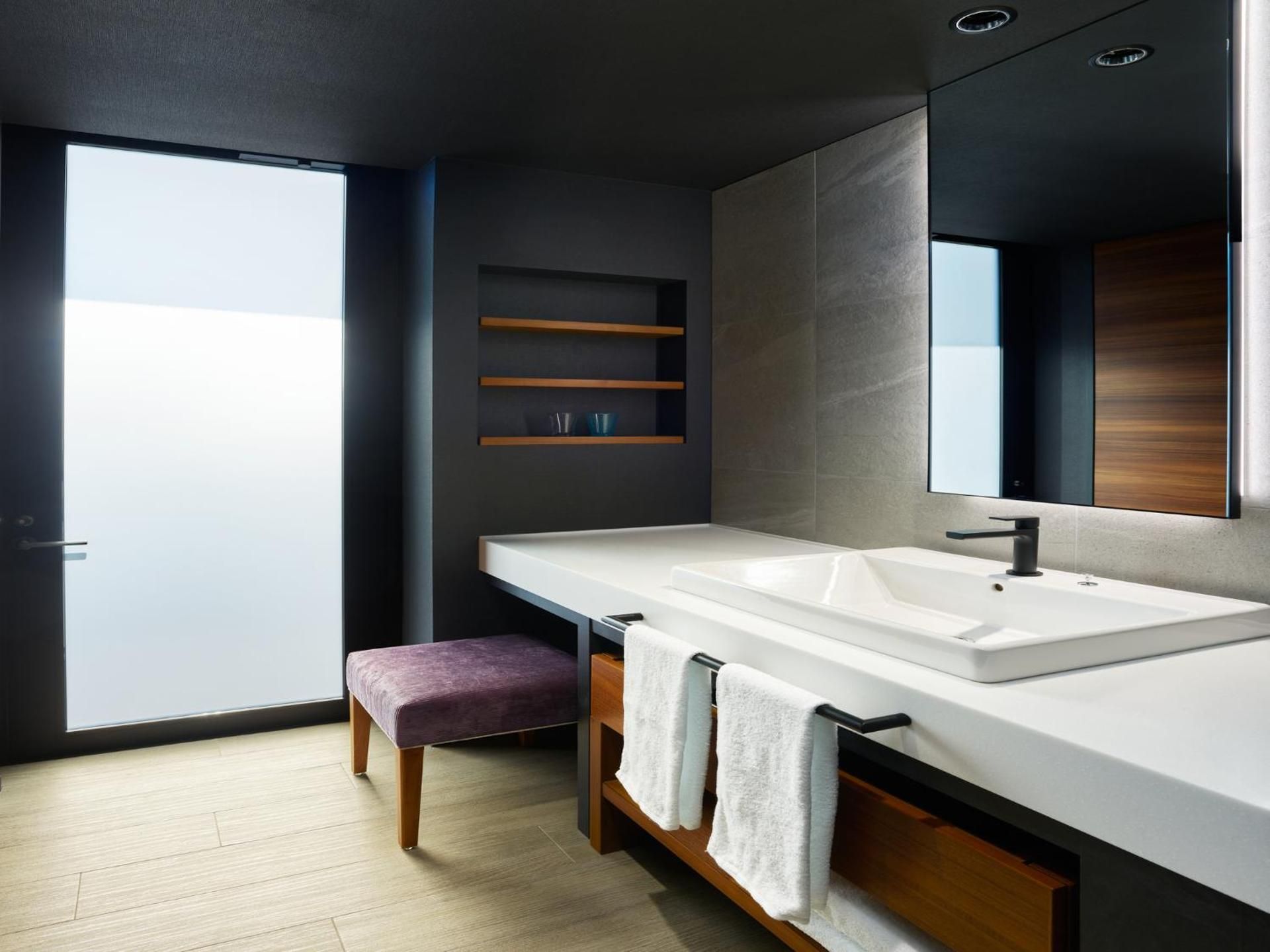 Deluxe - 2 Beds with Balcony