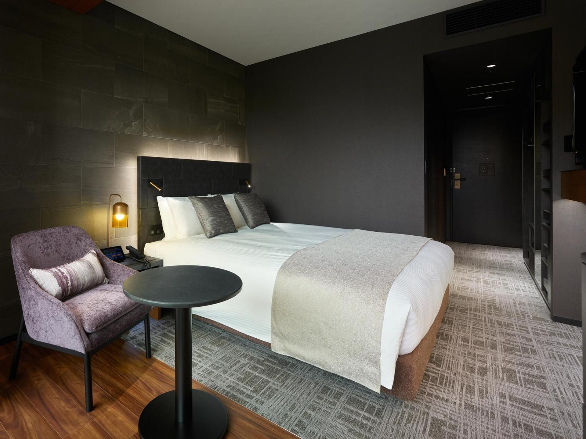 Accessible Queen Room with Balcony