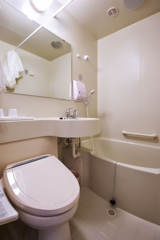 Toyoko Inn Seoul Yeongdeungpo Economy Double Room, Non Smoking, City View (No Parking) 2