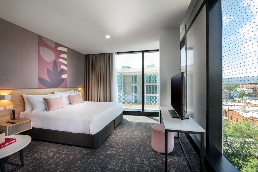 Standard Room, 1 King Bed