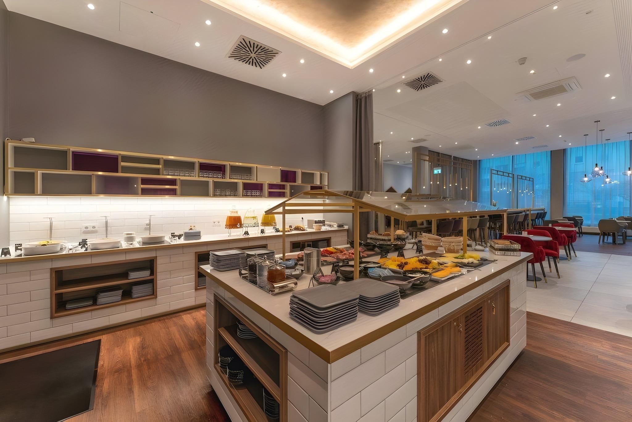 undefined PLAZA Premium Munchen 2