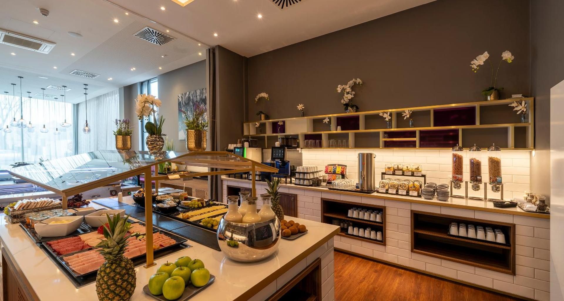 undefined PLAZA Premium Munchen 6