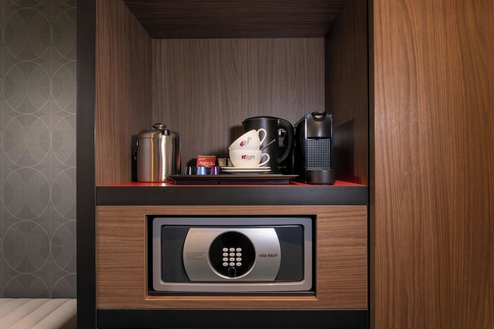 Aloft Dublin City Room, 1 Queen Bed 3