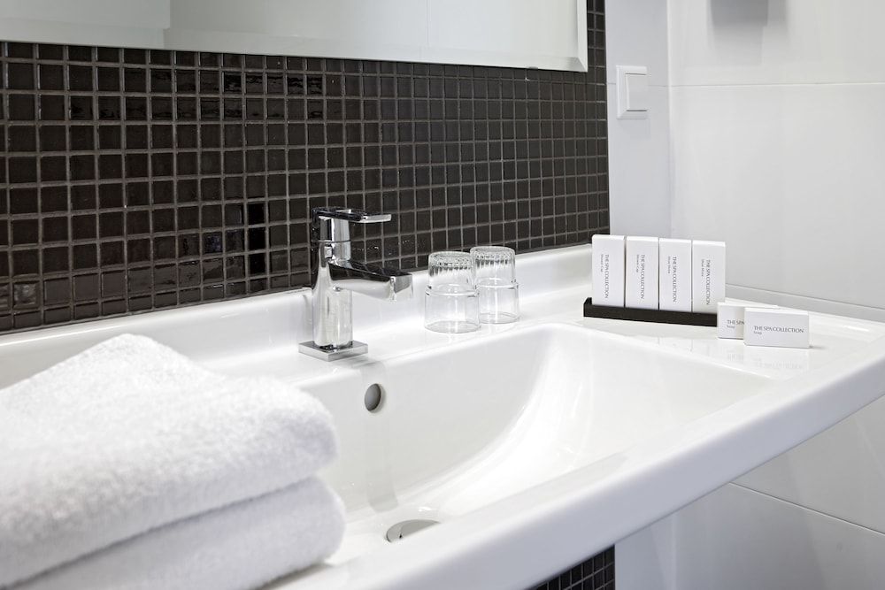 undefined Hotel Nova 10