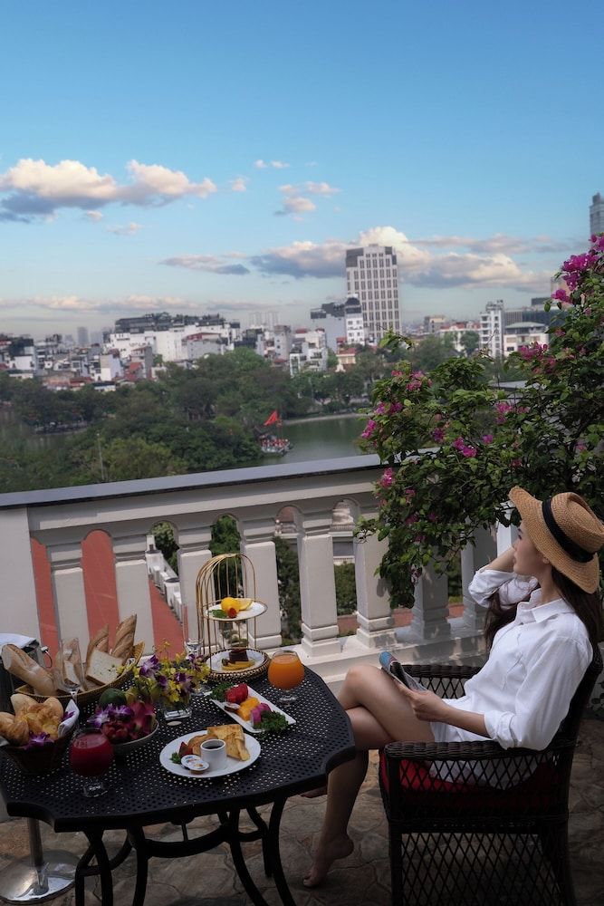 Oriental Jade Terrace City View