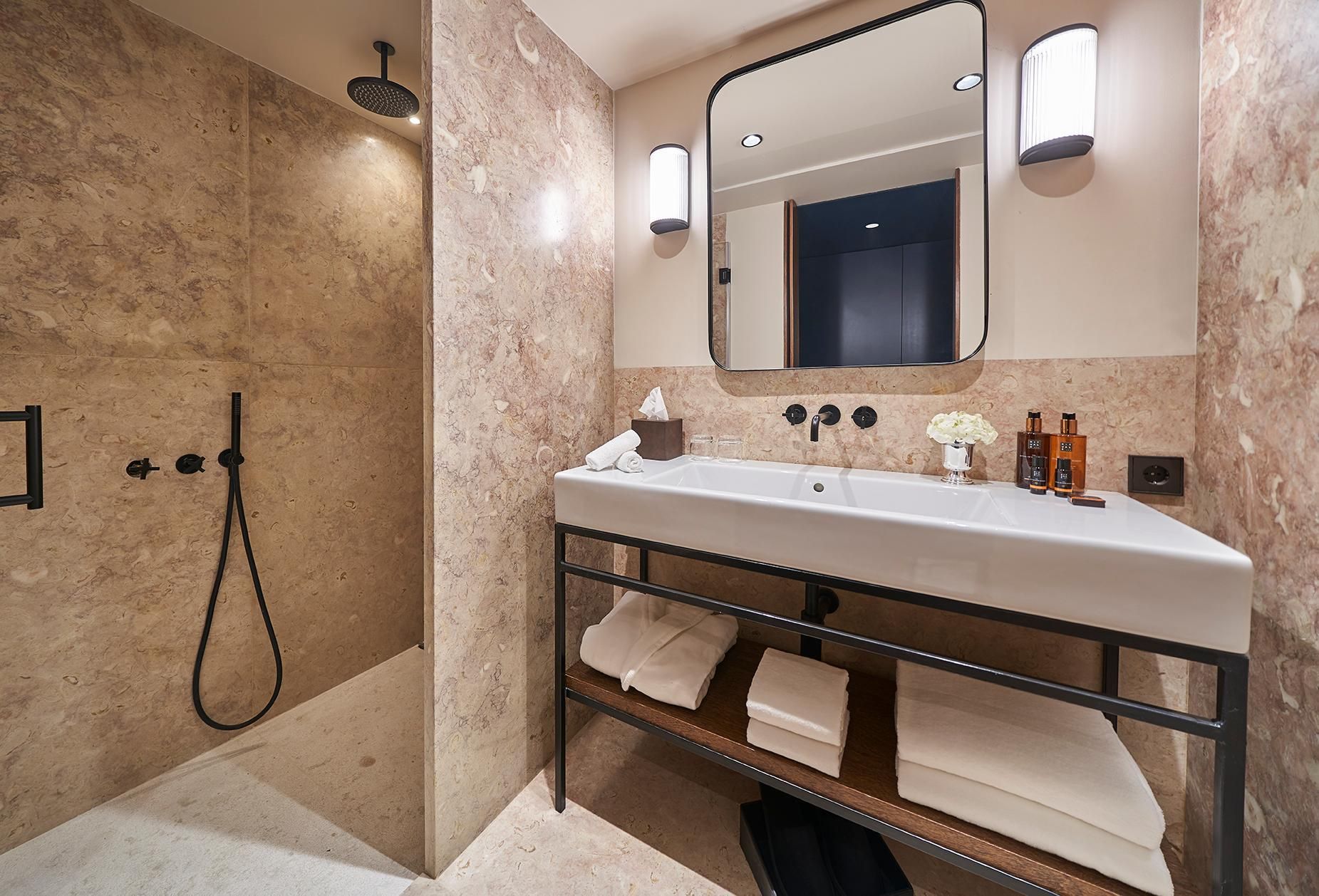 undefined PortoBay Flores 9