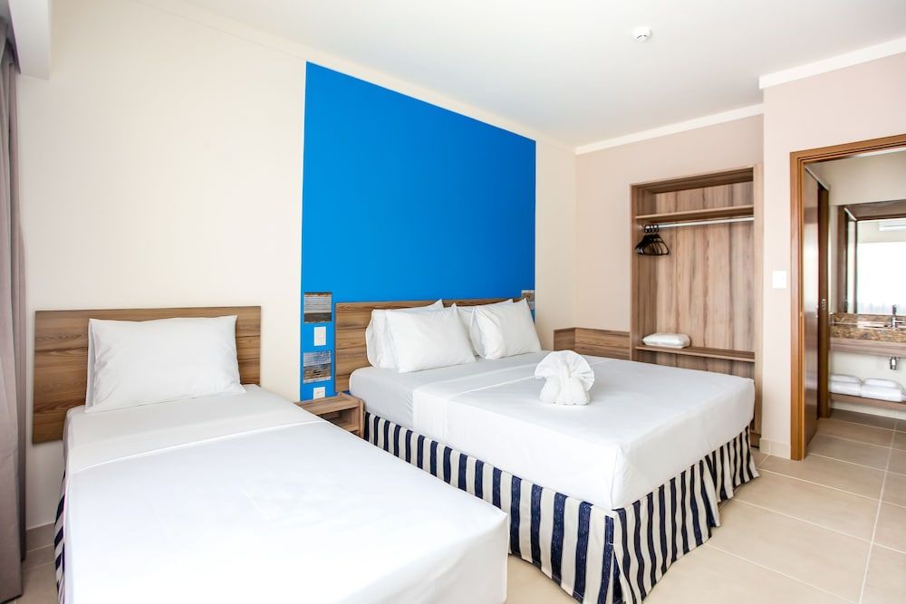 Deluxe Suite, Pool View
