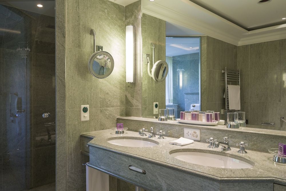 Suvretta House Superior Double Room (Mountain) 5