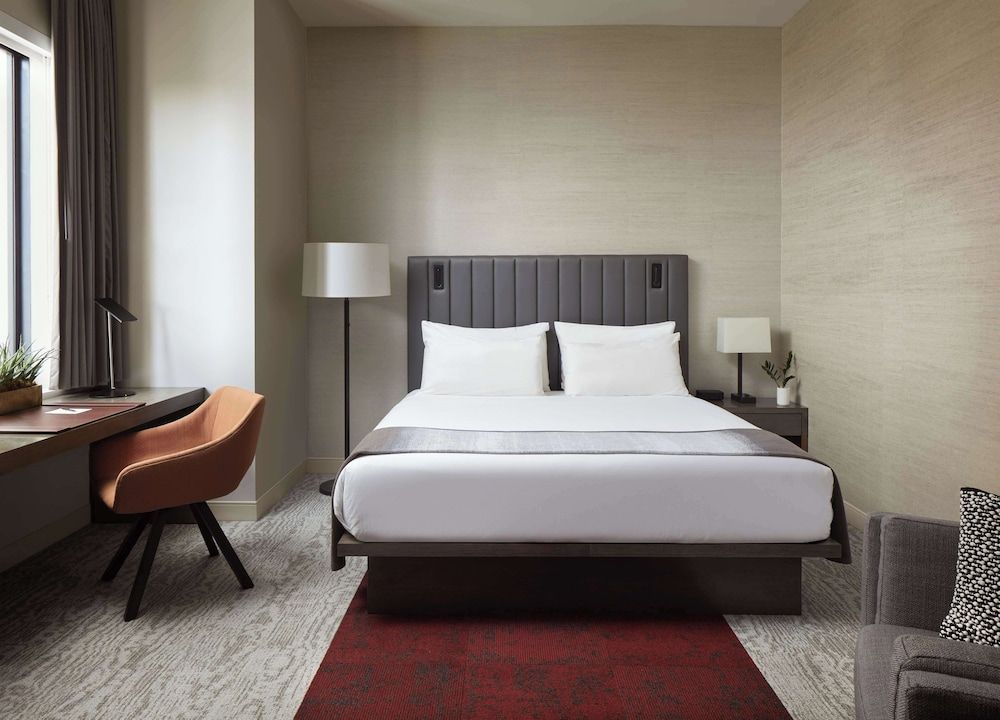 THesis Hotel Miami Coral Gables, Curio Collection by Hilton Suite, 1 King Bed, City View 3