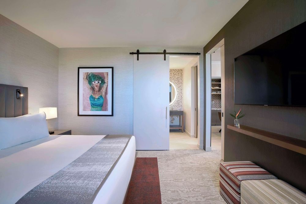 Suite, 1 King Bed (Parlor)