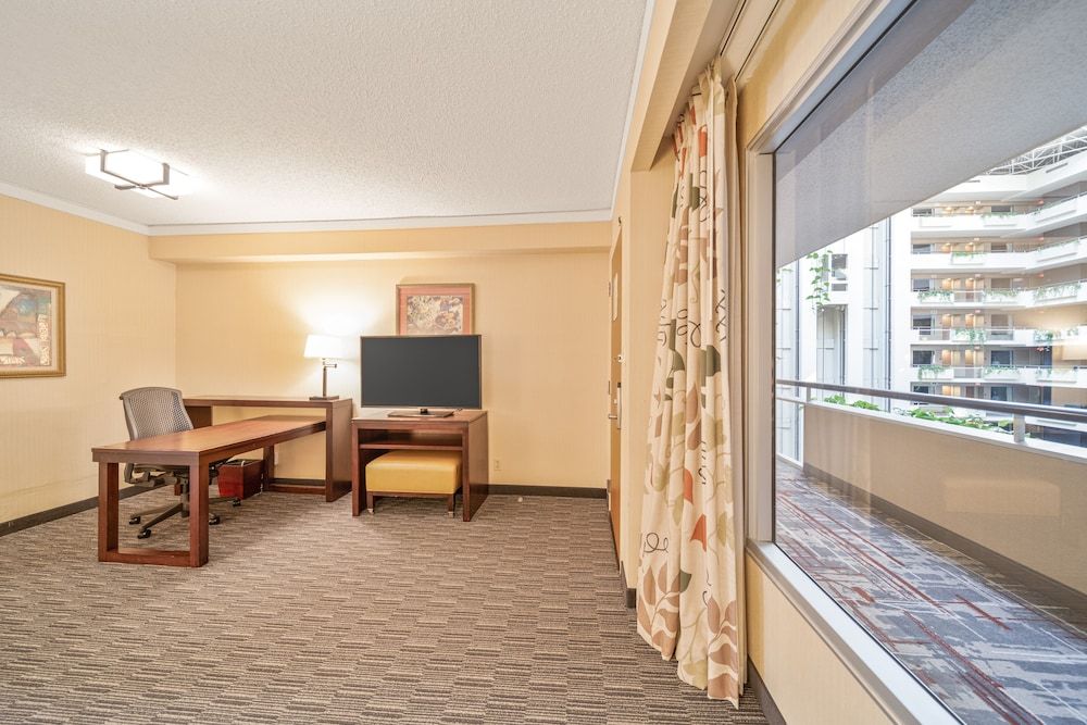 Harmony Suites Suite, 1 King Bed with Sofa bed 12