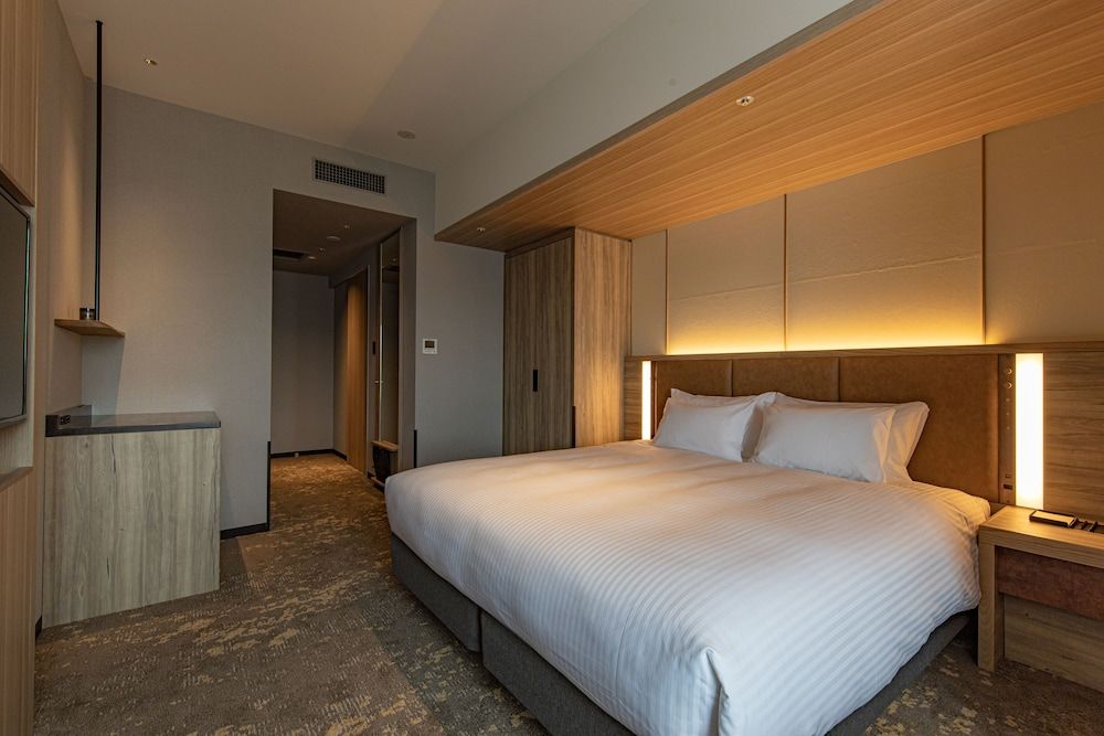 Moderate King Room, Non Smoking (Shower Only)(Max 2 Adults)