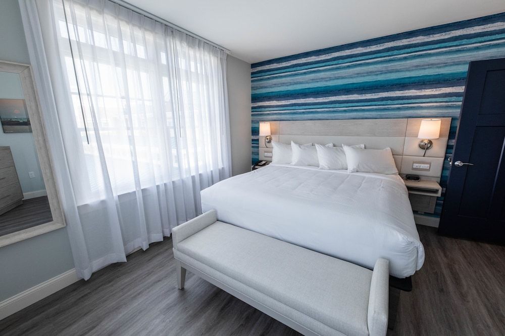 Hotel LBI Lavish Bay View Suite 6