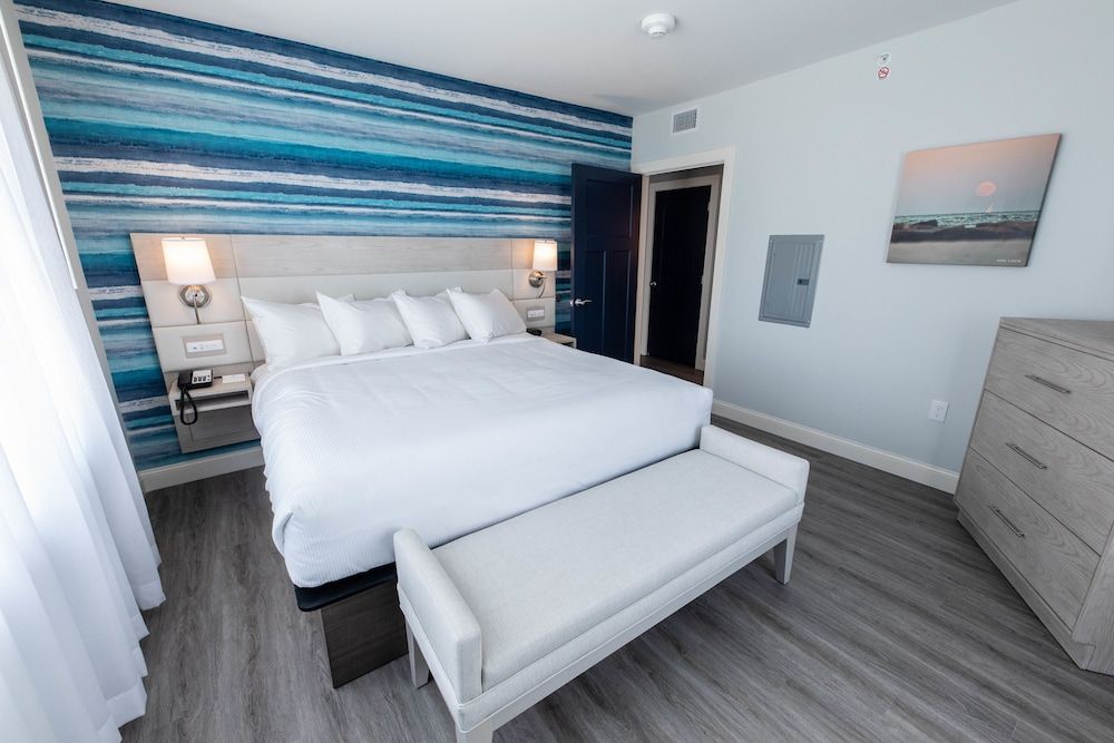 Hotel LBI Lavish Bay View Suite 4