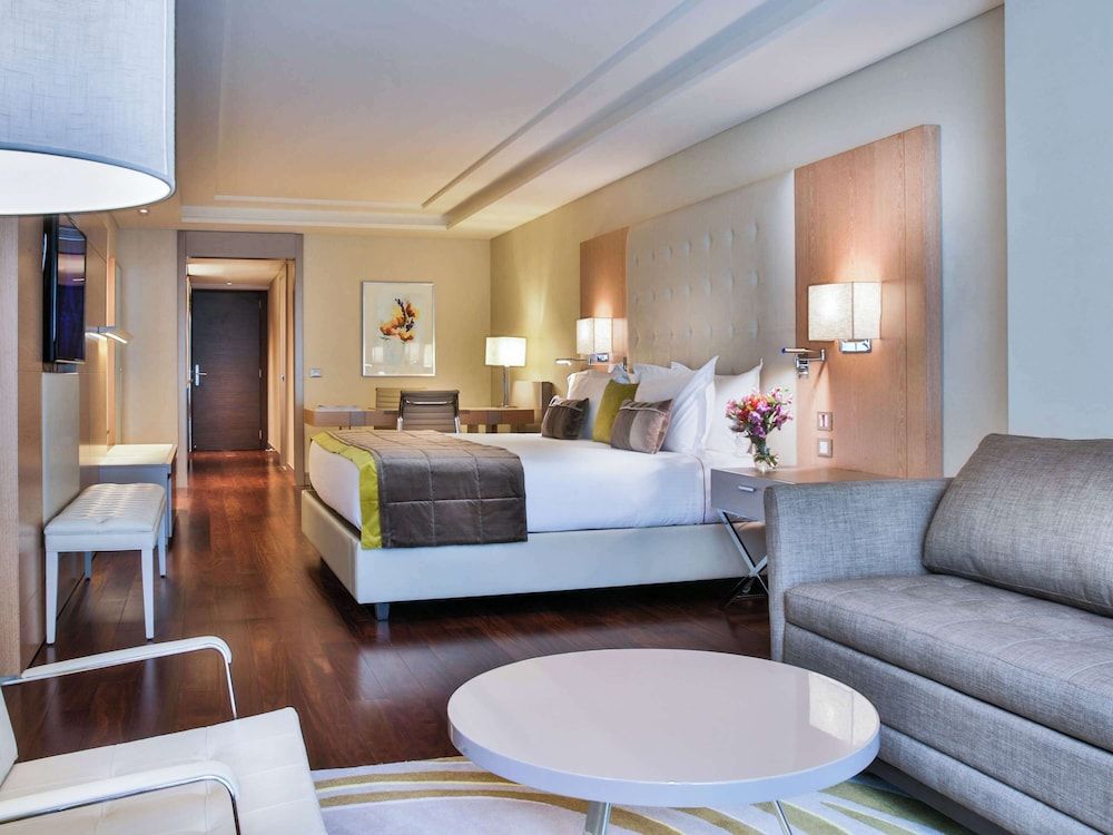 Executive Room, 1 King Bed with Sofa bed, Balcony
