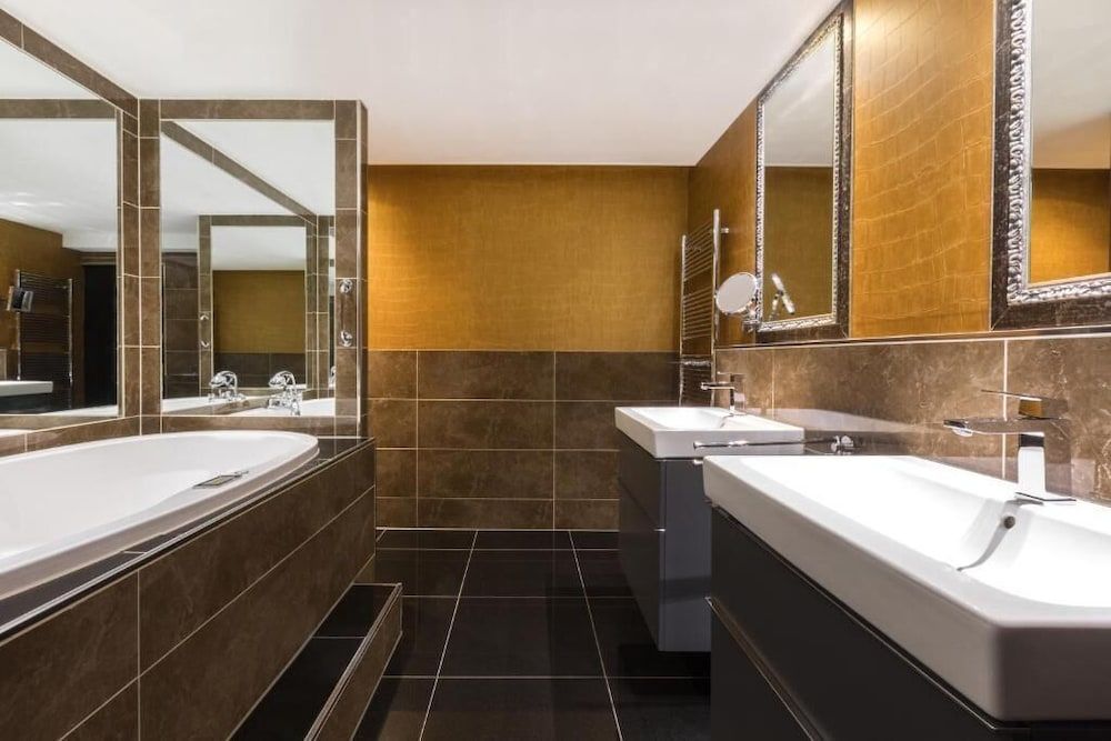 Royal Suite (Split Level)