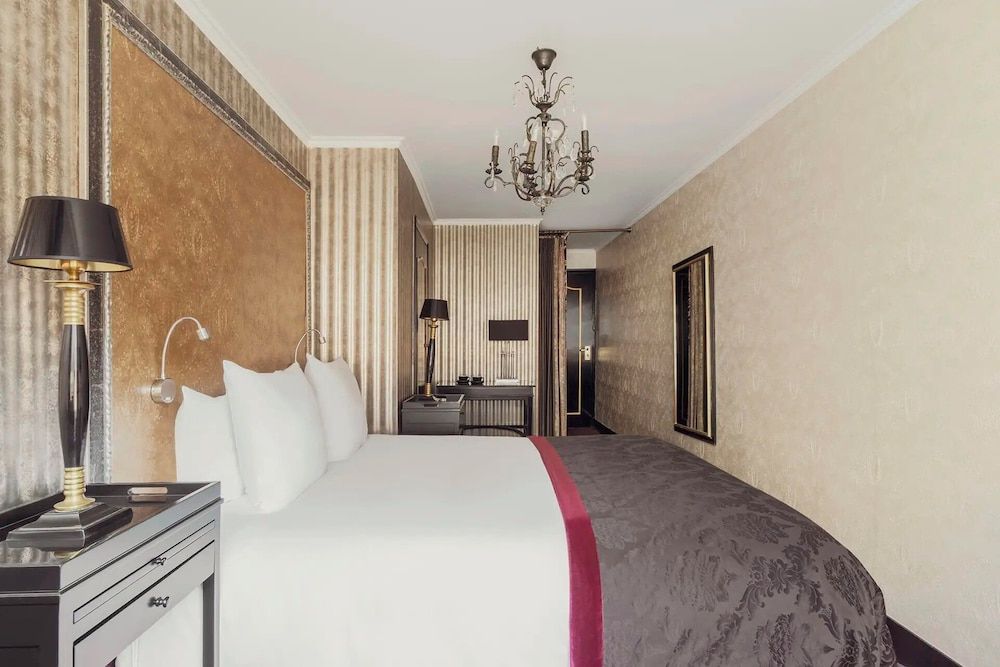 The Pavilions Amsterdam, The Toren Double Room 2