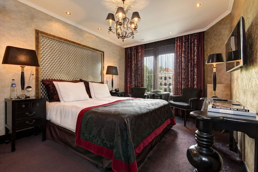 Double Room (Canal View)