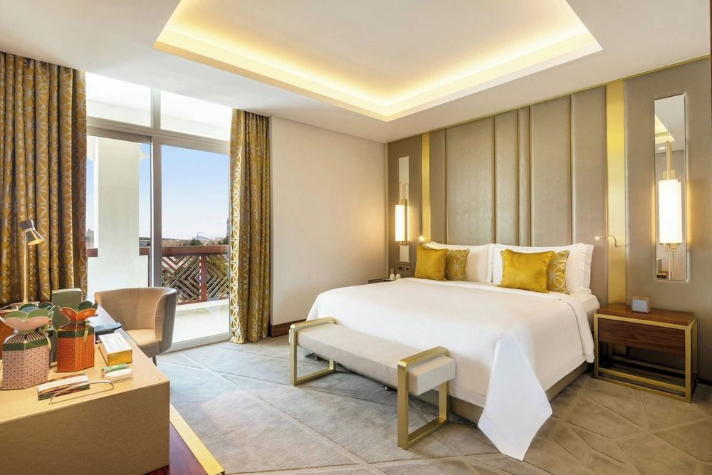 Deluxe Suite, 1 Bedroom, Non Smoking, Balcony