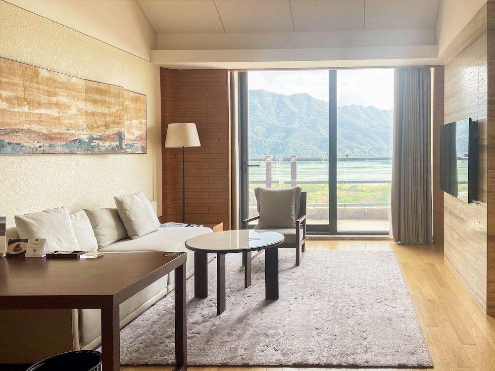 Conrad Hangzhou Tonglu Suite, 1 King Bed, Accessible 5