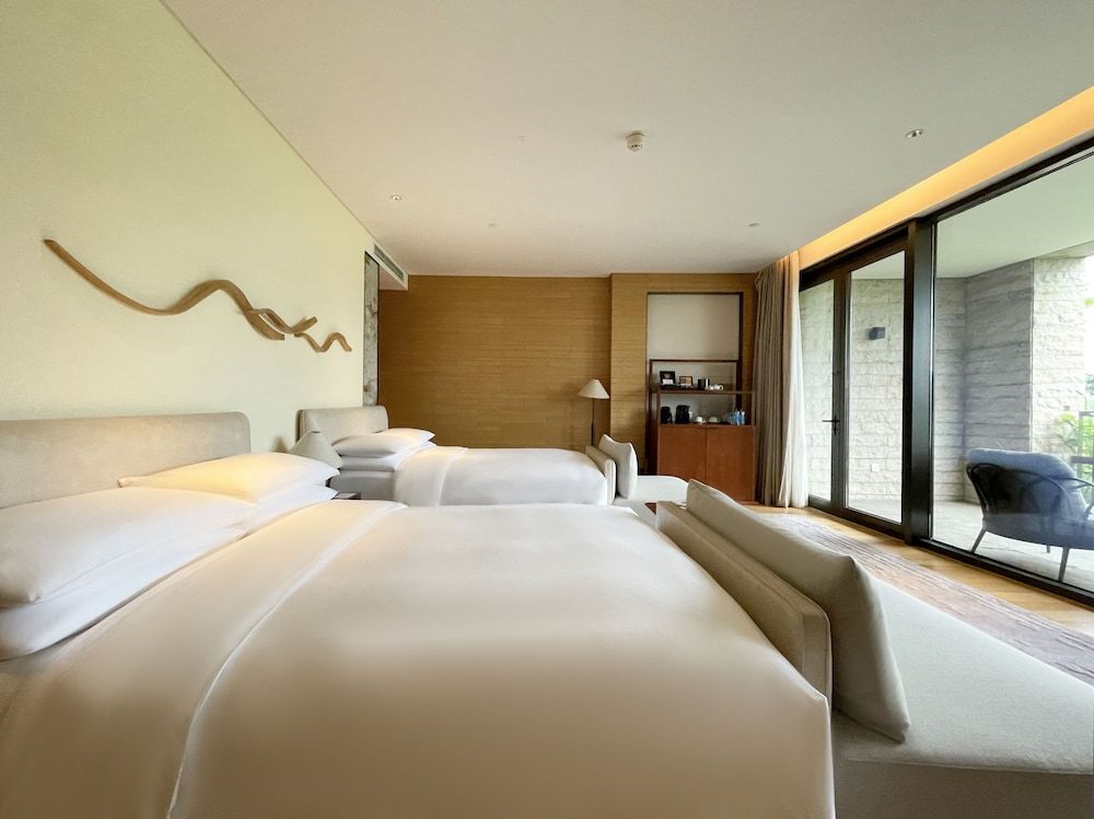 Deluxe Room, Multiple Beds