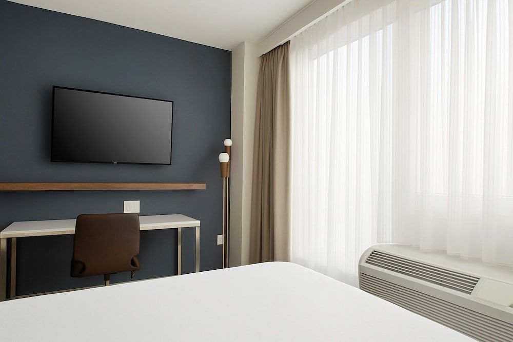 undefined TownePlace Suites by Marriott New York Long Island City/Manhattan View 6