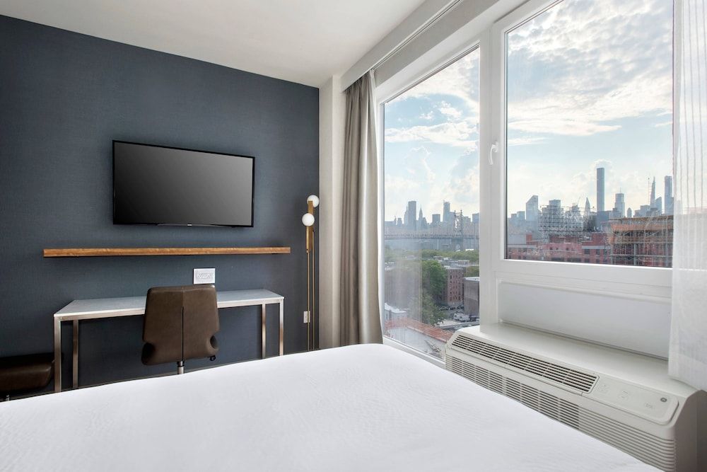 undefined TownePlace Suites by Marriott New York Long Island City/Manhattan View 3
