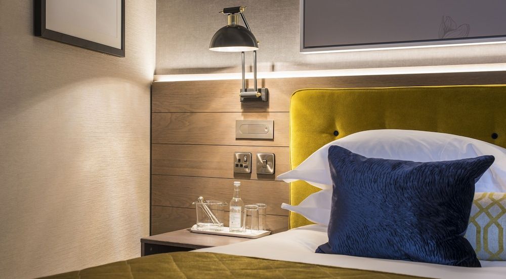 Sloane Place Cosy Double 4