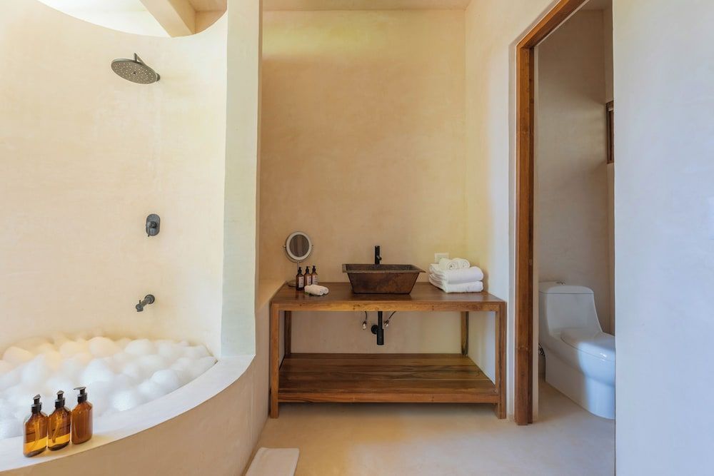 Cenote Suite Lower - Jungle Side
