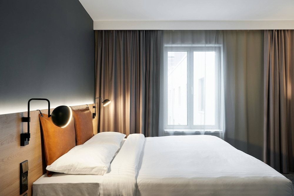 Moxy Edinburgh Room, 1 Queen Bed 6