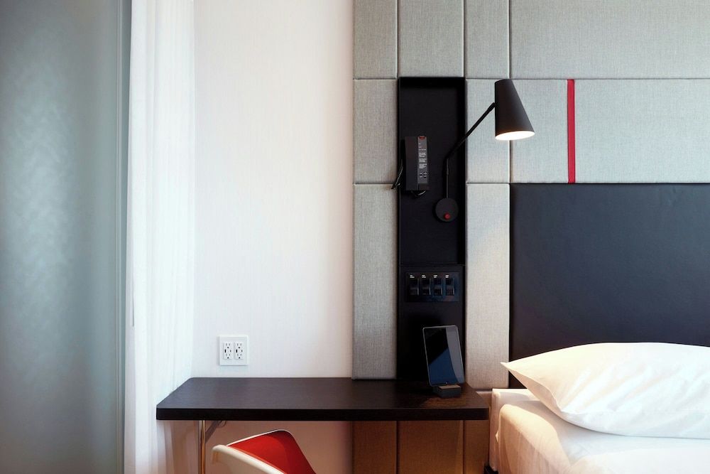 citizenM Seattle Pioneer Square Room, 1 King Bed 11
