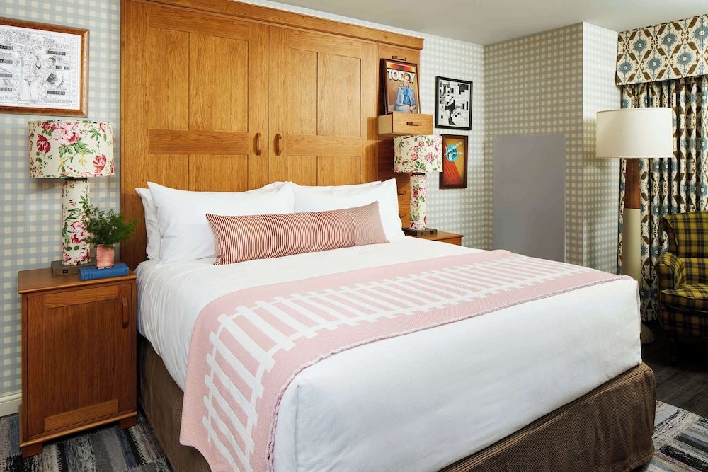 Room, 1 King Bed, Accessible (Hearing)