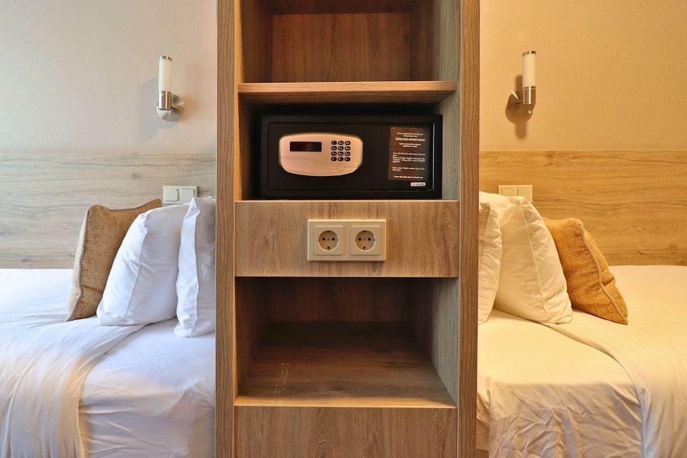 XO Hotels Blue Square Economy Twin Room, 2 Twin Beds 6