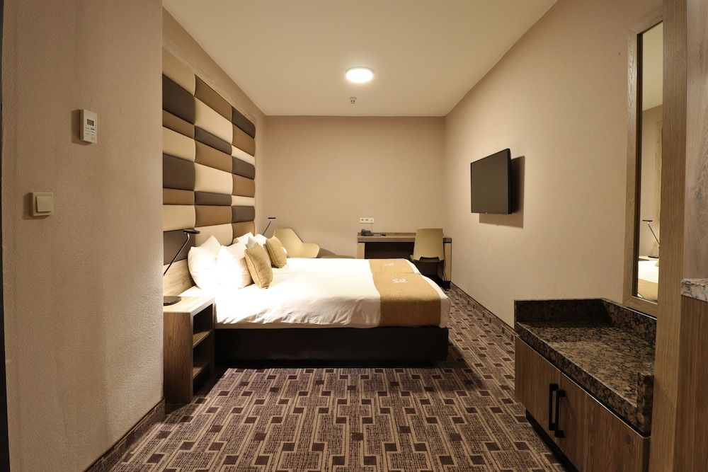 undefined XO Hotels Blue Square 5